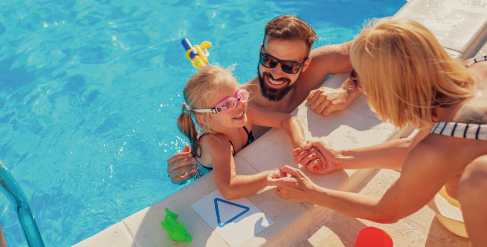 piscine dans camping herault