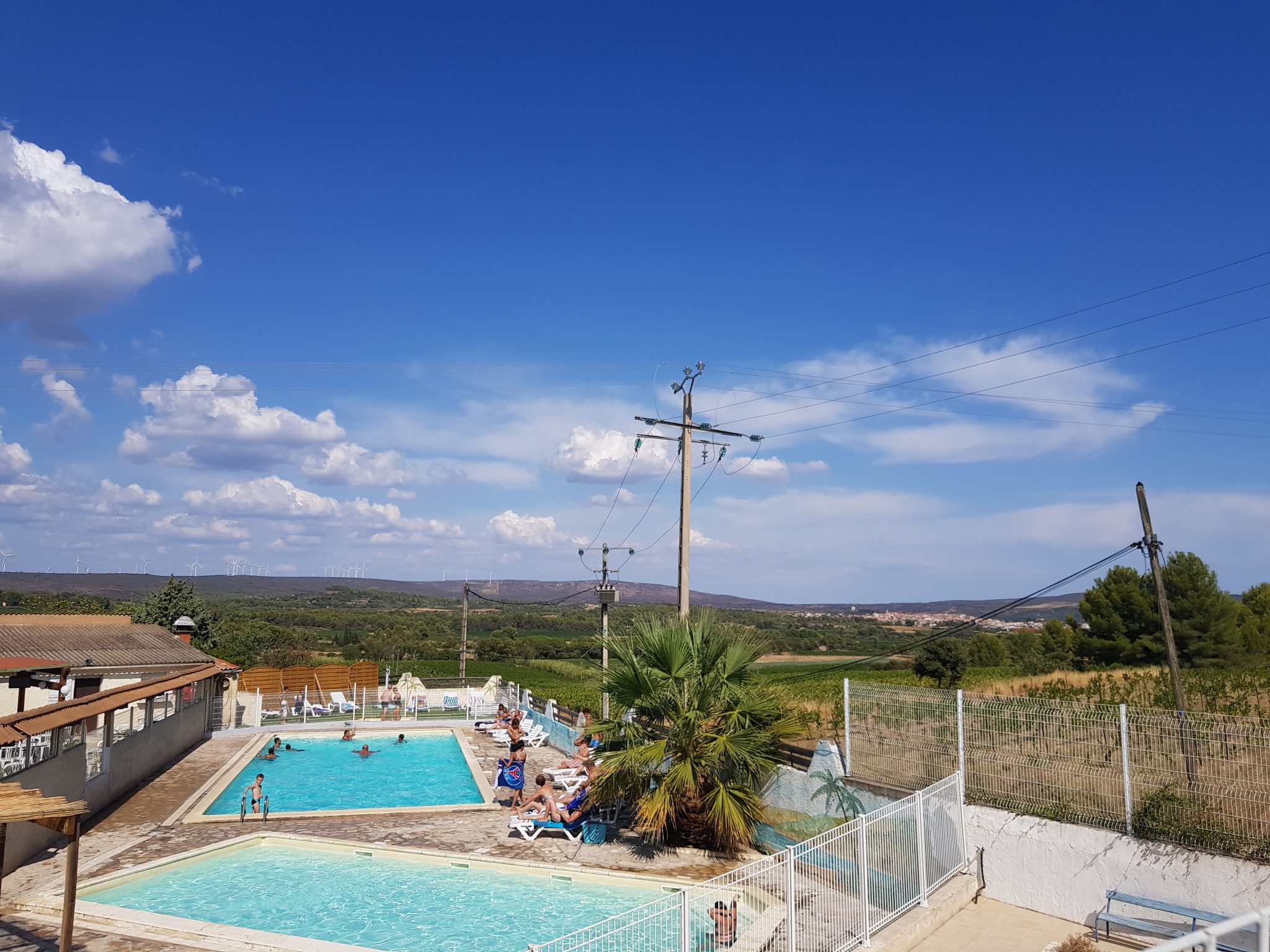 piscine camping à côté de Montagnac