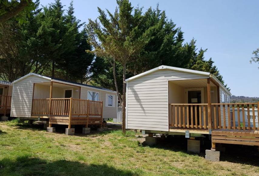 logement camping étang de thau